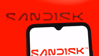https://stocktwits.com/news-articles/markets/equity/sandisk-stock-soars-17-after-hours-as-results-outlook-blow-past-estimates/cmySdt5R41m