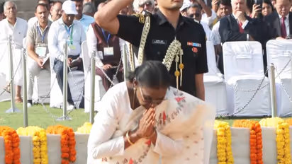 President Murmu paid tribute to Mahatma Gandhi on his 157th birth anniversary at Rajghat (Photo/ANI)