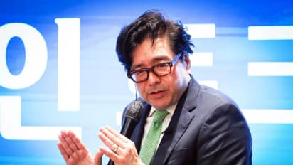 https://stocktwits.com/news-articles/markets/equity/tom-lee-ai-bottleneck-stocks-like-mu-stabilize-fed-decision-fear-baked-in/cZNTbHKRJTB