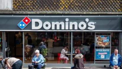 https://stocktwits.com/news-articles/markets/equity/dominos-cfo-sees-early-q4-weakness-across-us-restaurant-industry/ch6mwQqR3ZT