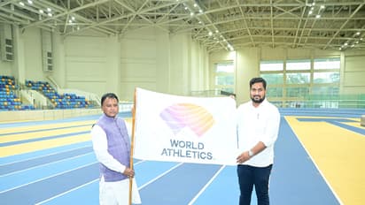 Odisha CM Mohan Charan Majhi receives World Athletics flag (Photo: Chief Minister’ Office, Odisha)