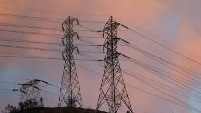 Eaton International Stock Edges Lower After New Data Reportedly Links It To Deadly Eaton Blaze – Retail Sentiment Remains Muted