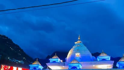 Illuminated view of the main gate of Shri Mata Vaishno Devi Temple (Photo/ANI)