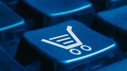 Vestis Stock In Focus After CEO Change: Retail Sentiment Brightens