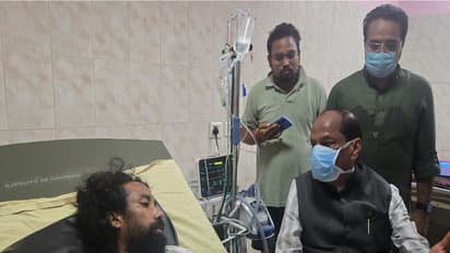 Former Jharkhand Chief Minister Raghubar Das met student leader Devendra Nath Mahto (Photo/X@DevendraNathMa9)