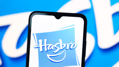 https://stocktwits.com/news-articles/markets/equity/stocktwits-retail-therapy-defensive-bets-hold-firm-as-hasbro-kohl-s-boston-beer-lead-weekly-consumer-gains/cZUdpr4RBy2