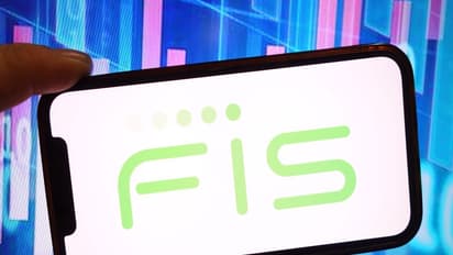 FIS Stock Dives 15% After Q4 Revenue, Guidance Disappoints Investors: Retail Shrugs It Off