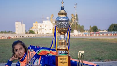 Arshi Gupta with National Karting championship trophy (Image: FMSCI)