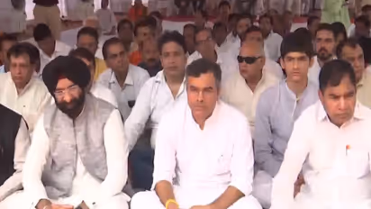 Delhi Ministers Manjinder Sirsa, Parvesh Verma attend prayer meet on Sahib Singh Verma's death anniversary(Photo/ANI)