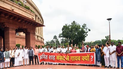 Congress MP Priyanka Gandhi, TMC MP Sagarika Ghose and other Opposition MPs protest at the Makar Dwar of the Parliament (File Photo/ANI)