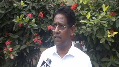 தேர்தல் அதிகாரிகளே SIR படிவத்தை நிரப்ப சிரமப்படுகின்றனர்.. திமுக எம்பி குற்றச்சாட்டு