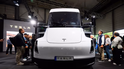 https://stocktwits.com/news-articles/markets/equity/tsla-stock-roadster-teaser-spacex-buzz-musk-new-semi-game-changer/cZMay3XRBaQ