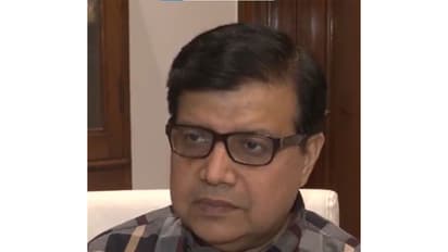 Dr. Suranjit Chatterjee, Senior Consultant in Internal Medicine at Indraprastha Apollo Hospitals (Photo/ANI)