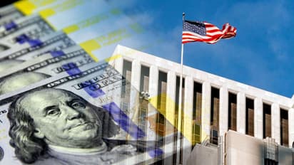 https://stocktwits.com/news-articles/markets/equity/circle-coinbase-stocks-slide-us-banks-stablecoin-clarity-act/cZYVRGwRJYw