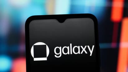 https://stocktwits.com/news-articles/markets/equity/galaxy-doubles-down-on-tokenet-as-glxy-stock-gets-dragged-down-with-tech-weakness-hit-sentiment/cZKw7VeR7ap