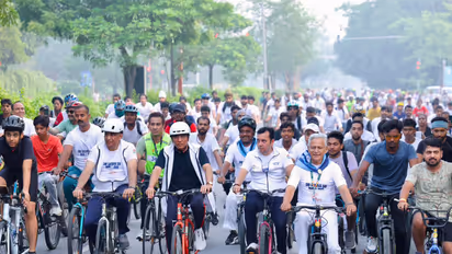 Union Sports Minister Mansukh Mandaviya leads 80th Fit India Sundays on Cycle in New Delhi (Photo: SAI Media)