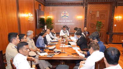 CM DK Shivakumar chairs meeting on Cauvery water situation (Photo/Karnataka CMO)