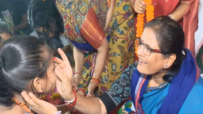 Odisha Deputy CM Pravati Parida performs Kanya Pujan (Photo/Odisha Deputy CMO)