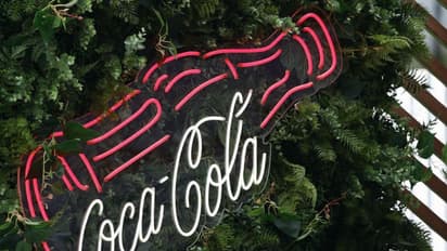 Coca-Cola Stock Rises Ahead Of Q4 Earnings: Retail Stays Cautious