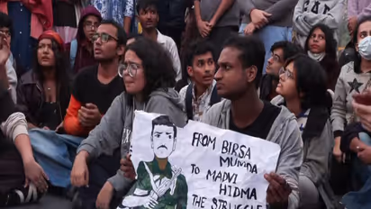 Protesters gather again at India Gate over air pollution in Delhi-NCR (Photo/ANI)