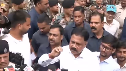 Jharkhand Minister Sudivya Kumar Sonu addresses the media (Photo/ANI) in Ranchi after meeting with a delegation of JPSC and JSSC aspirants