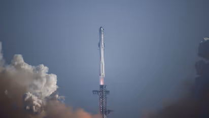 https://stocktwits.com/news-articles/markets/equity/space-x-cfo-says-first-paying-starship-flight-is-weeks-away-reiterates-100-b-arr-milestone-by-year-end/cZtapc7RJ6F