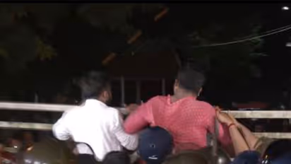 SFI and Akhil Bharatiya Grahak Panchayat members clash during an event at the SRFTI auditorium (Photo/ANI)
