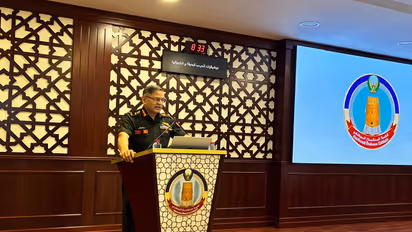 COAS Gen Dwivedi addresses UAE National Defence College officers, highlights evolving security challenges (Photo/X@adgpi)