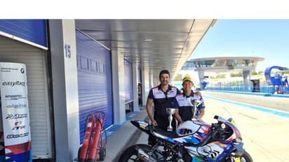 Kavin Quintal (Right) with EasyRace Team boss Eduardo Salvador Vera at Jerez (Image: BMW EasyRace Team)