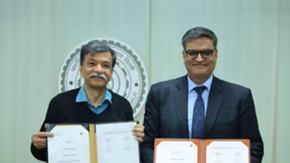 MoU signed by Ashish Khanna, DG, ISA and Rangan Banerjee, Director, IIT Delhi (Photo/Press release)