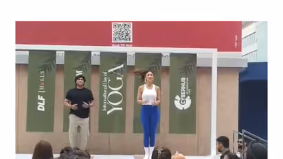 Neeraj Chopra and Shilpa Shetty performing Yoga (Photo/ANI)