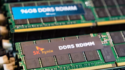 https://stocktwits.com/news-articles/markets/equity/intc-stock-s-next-boost-could-be-here-report-says-intel-may-land-korea-s-sk-hynix-as-major-customer/cZYyLuoRJrn