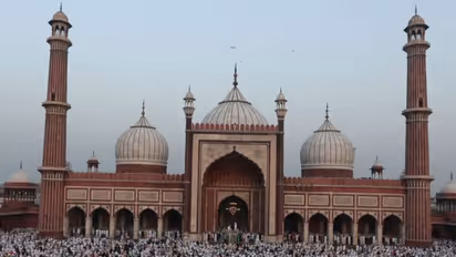 Muslims offering prayings at Jama Masjid (Photo/ANI)