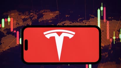 https://stocktwits.com/news-articles/markets/equity/tsla-analyst-q2-beat-spcx-merger-buzz-limiting-downside-risk/cZKj80UR7eS