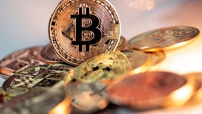 https://stocktwits.com/news-articles/markets/cryptocurrency/michael-howell-says-bitcoin-outperforms-gold-when-fed-liquidity-beats-china/cZU3doERByv