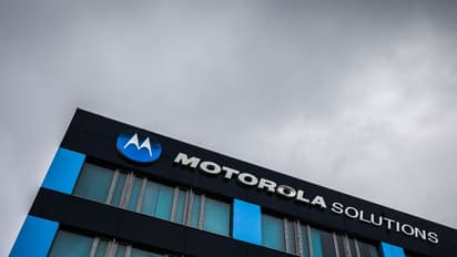 Motorola Stock Struggles Despite RapidDeploy Acquisition, But Retail Stays Bullish