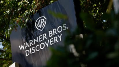 https://stocktwits.com/news-articles/markets/equity/warner-bros-stock-rises-on-report-of-bids-from-comcast-netflix-and-paramount/cLPQ4d5REEz