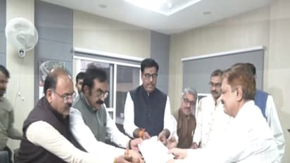 BJP delegation meeting CEO Sanjeev Kumar Jha (Photo/ANI)