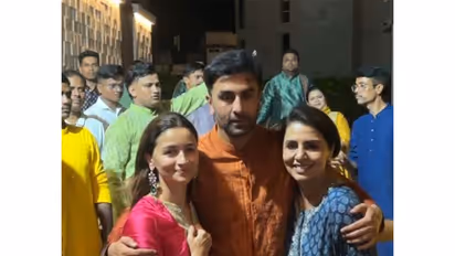Ranbir Kapoor: रणबीर-आलियाने केलं बाप्पाचं विसर्जन, पीएम मोदींच्या वाढदिवसानिमित्त घेतला मोठा निर्णय