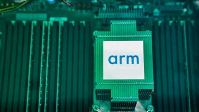 https://stocktwits.com/news-articles/markets/equity/arm-reportedly-clocks-14-fold-jump-in-data-center-clients-in-last-4-years/chFUyhqR50a