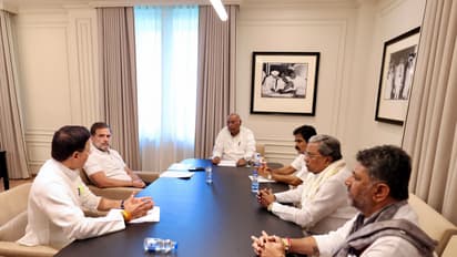Congress leader Rahul Gandhi with Congress President and other Ministers (File Photo/ANI)
