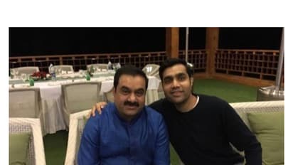 Karan Adani with his family (Photo/@KaranAdani)