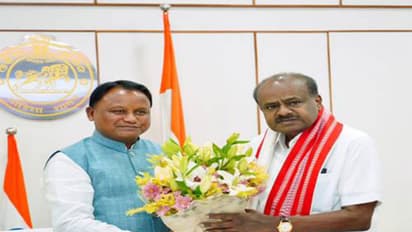 Odisha CM Majhi and Union Minister HD Kumaraswamy (Photo/PIB)