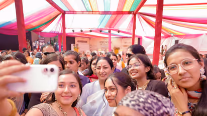 Delhi CM interacts with Maitreyi College students (Photo/X@CMODelhi)