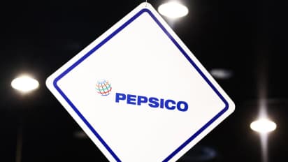 https://stocktwits.com/news-articles/markets/equity/pep-stock-tumbles-after-q2-earnings-ceo-flags-consumer-budgets-tightening-in-us-from-inflationary-pressures/cZmowBJR7n2