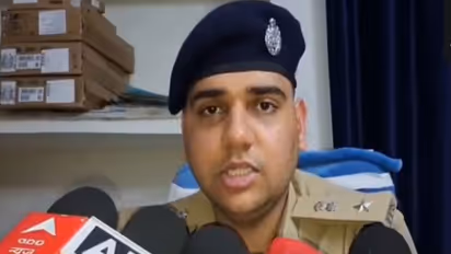 SP, Jehanabad, speaking about the shooting incident (Photo/ANI)