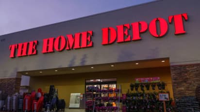 https://stocktwits.com/news-articles/markets/equity/hd-stock-gains-on-q2-beat-home-depot-guidance-cfo-tariff-refunds-help-maintain-value/cZYcaSVRJjP