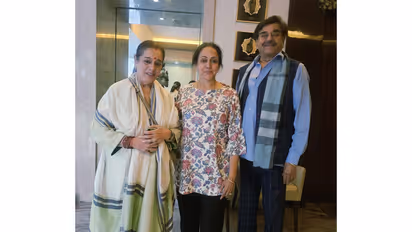 Shatrughan Sinha meets Hema Malini (Photo/X@ShatruganSinha)