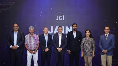 Chenraj Roychand along with other delegates. (Photo: Jain Sports)