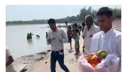 The family of Twisha Sharma at Triveni Ghat in Rishikesh (Photo/ANI)